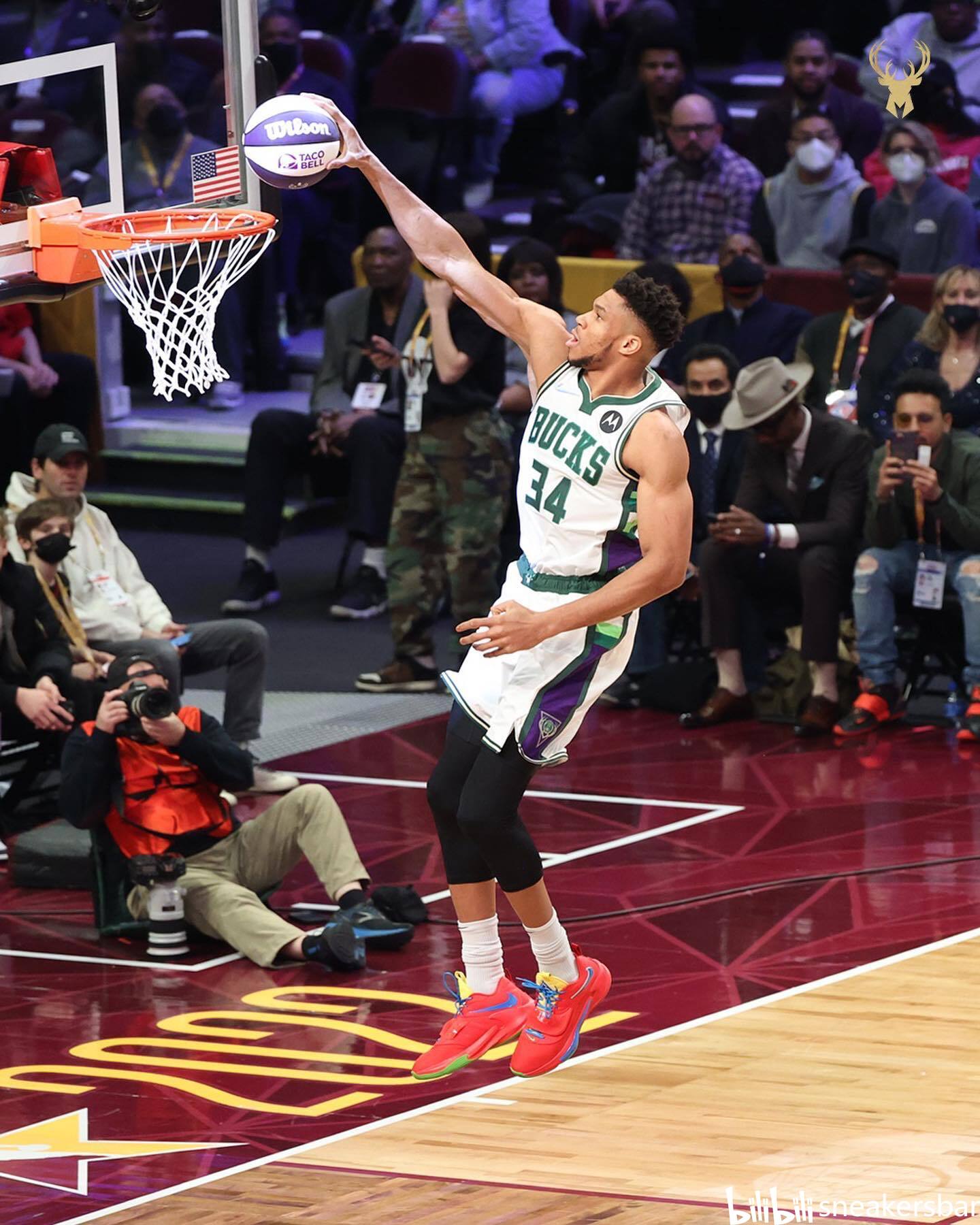 曼联迎战狼队，我真担心被惹毛的阿莫林，会帮利物浦解套！