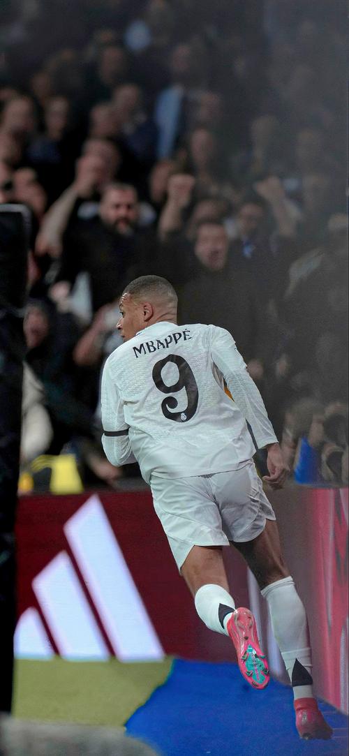 臭小子姨妈腰快断了 在线多人游戏中的搞笑时刻！