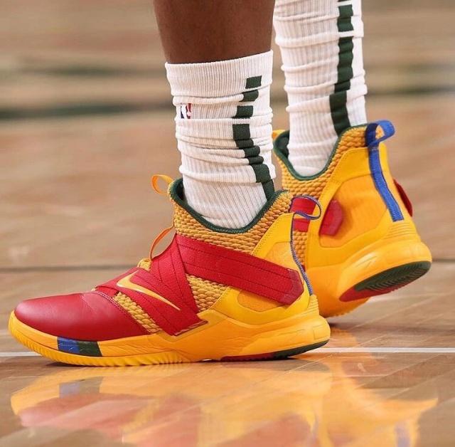 格林鬼魅脚步上篮