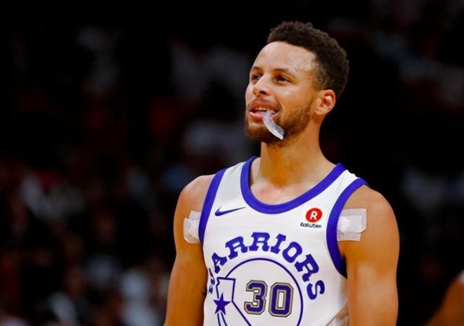 希勒评英超本轮最佳阵容：埃泽领衔，内托、皮克福德等人在列