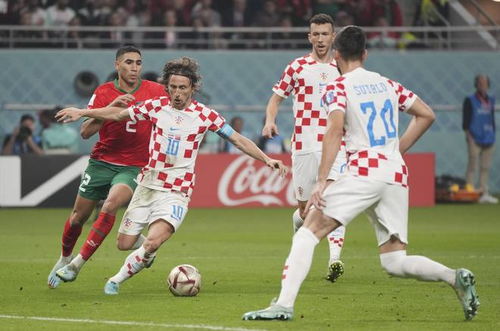 铁树开花，本-戴维斯时隔两年再度为热刺进球