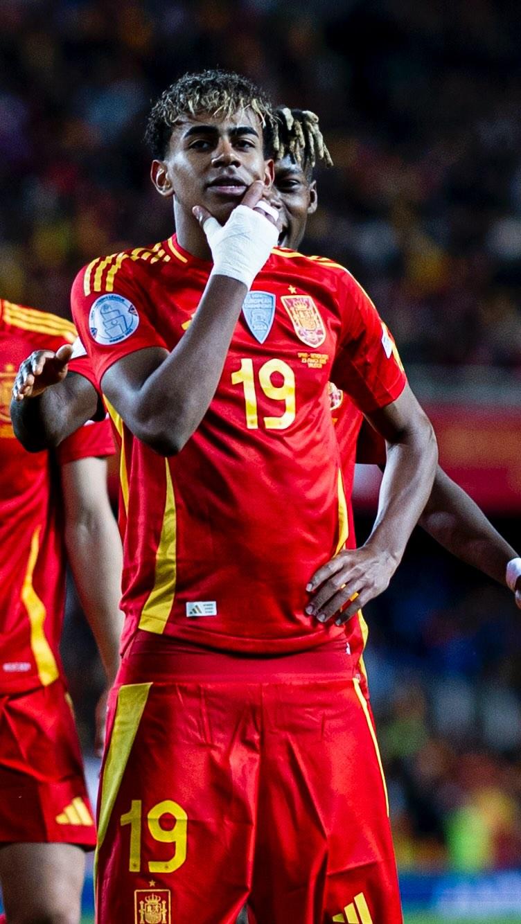 中国女篮公布15人集训名单 李月汝韩旭在列