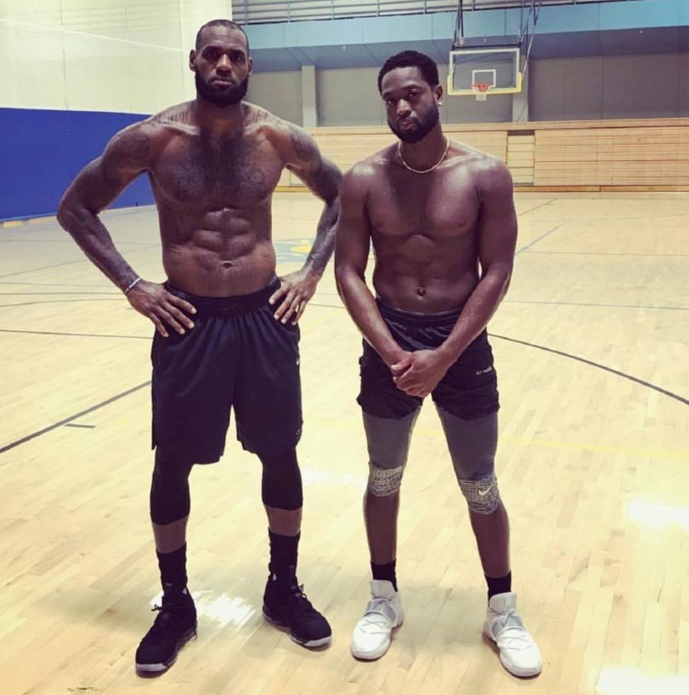 罕见！战胜BLG后TS笑得脸都模糊了，热度爆炸两小时播放破百万