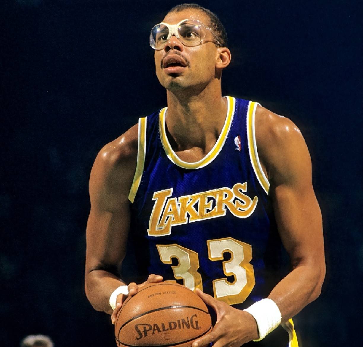 津媒谈亚泰降级：亚泰俱乐部在管理方面战略模糊且缺乏耐心