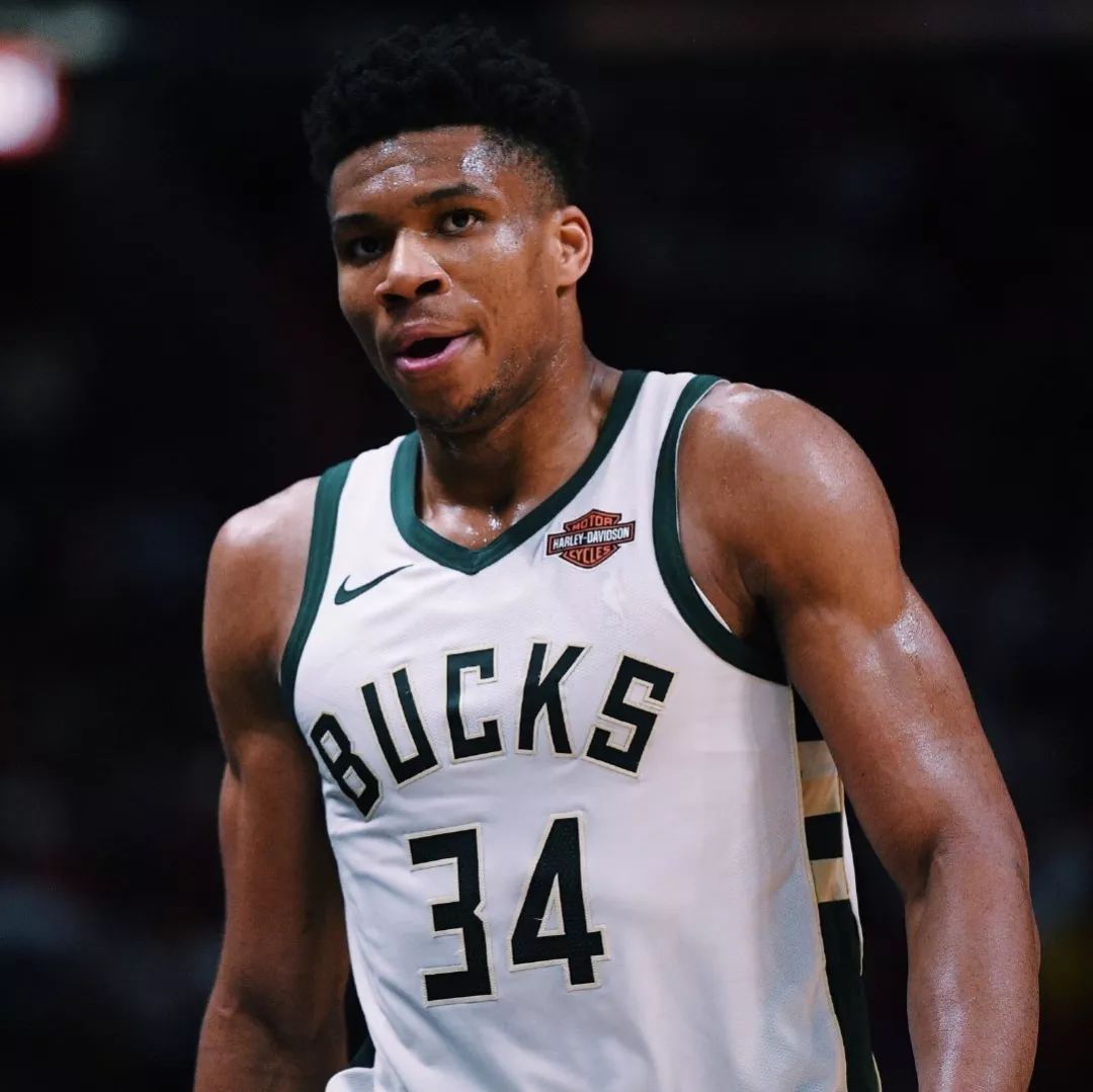 国王杯战报：里克尔梅帽子戏法，贝蒂斯4-1托伦CF